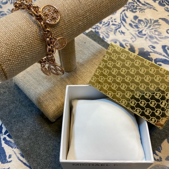 Michael Kors Rose Gold Bracelet - Picture 5 of 8